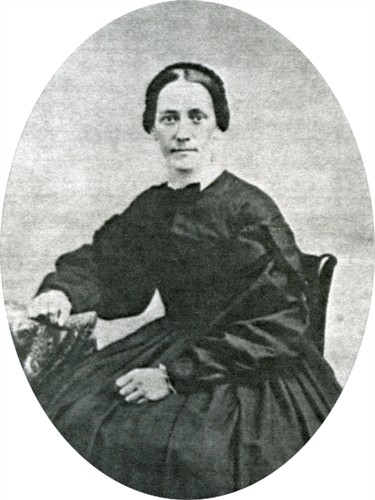 From http://www.findagrave.com/cgi-bin/fg.cgi?page=gr&GRid=52073626. Because Nancy's mother, Nancy Case Winchester, was born in 1795 and photography wasn't common until the 1850s, I posit this is a picture of Nancy Mariah.